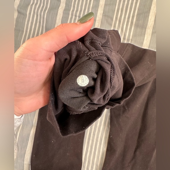 Lululemon wunder under size 2 - Picture 2 of 3